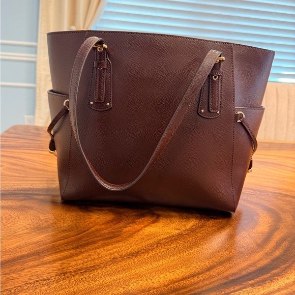 Michael Kors Voyager Tote Laptop Bag in Barolo (Oxblood Reddish Brown) GUC - Picture 9 of 17